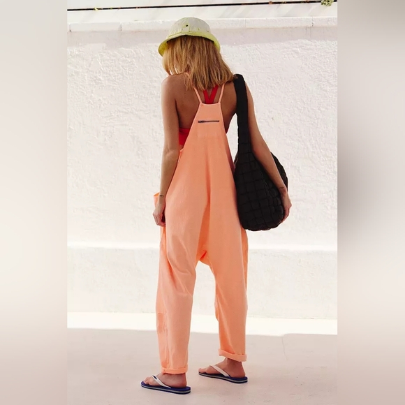 FP Movement Hot Shot Onesie Pastel Peach Sleeveless Romper Jumpsuit - Picture 2 of 6